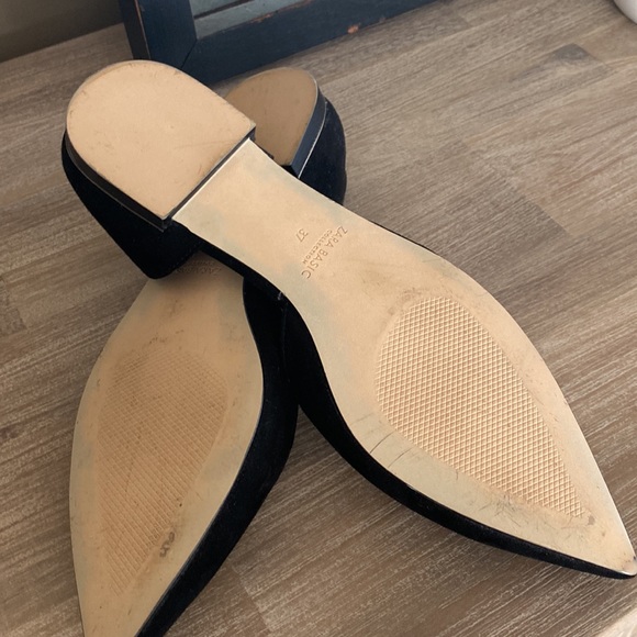 ZARA black velvet pointy toe flats - Picture 2 of 2